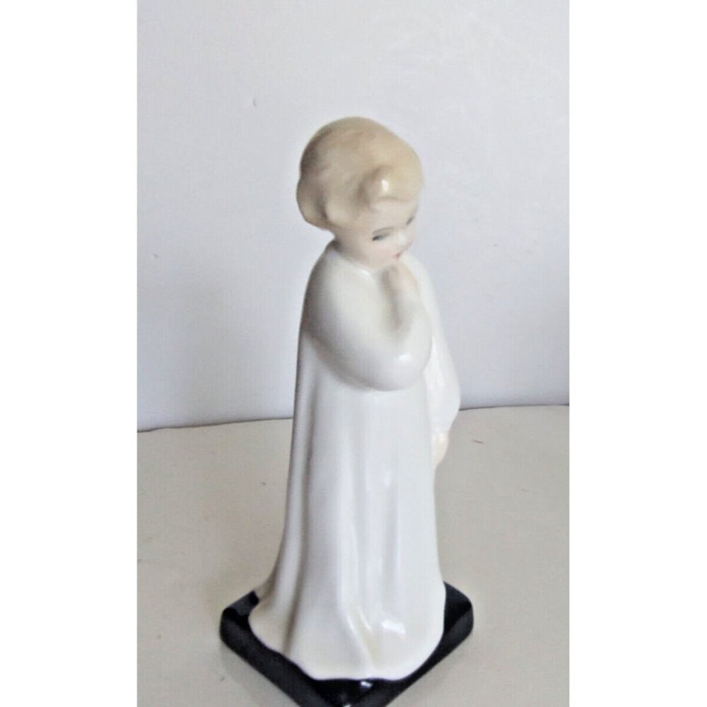 Vintage Royal Doulton Figurine "Darling" 5 1/4" tall H.N. 1985 by Charles Vyse